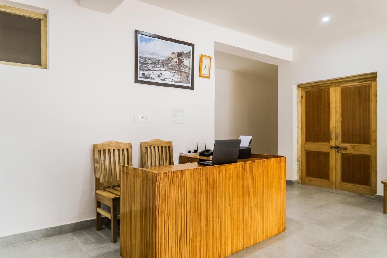 Oyo 72466 Hotel Yuvraj Shivpuri  ภายนอก รูปภาพ